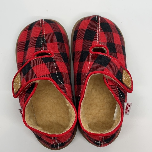 🚩SOLD🚩See Kai Run Cruz plaid slipper (9) - Picture 4 of 8